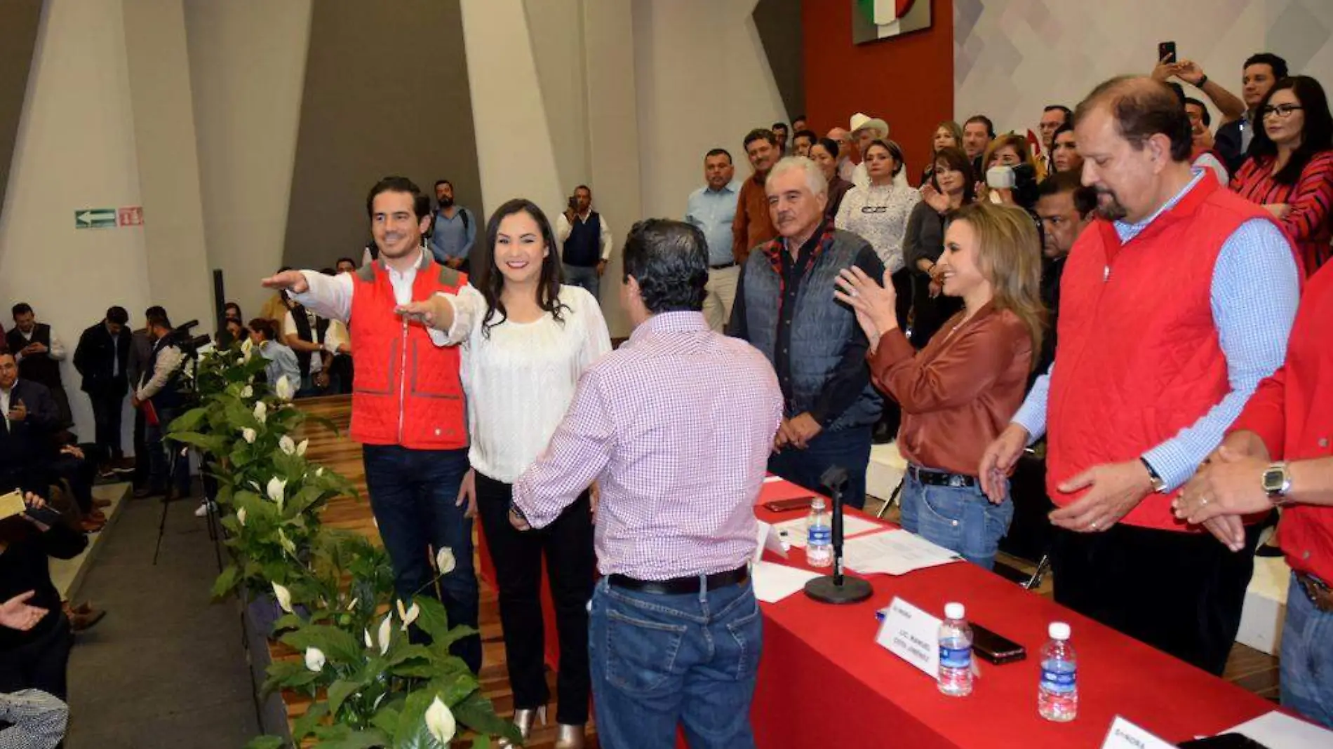 Toma de Protesta de Iris Sánchez Chiu y Oscar Cano-Carlos Villalba (2)